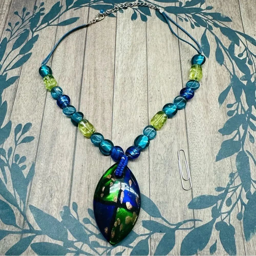 Blue Green Glass Bead Necklace B5